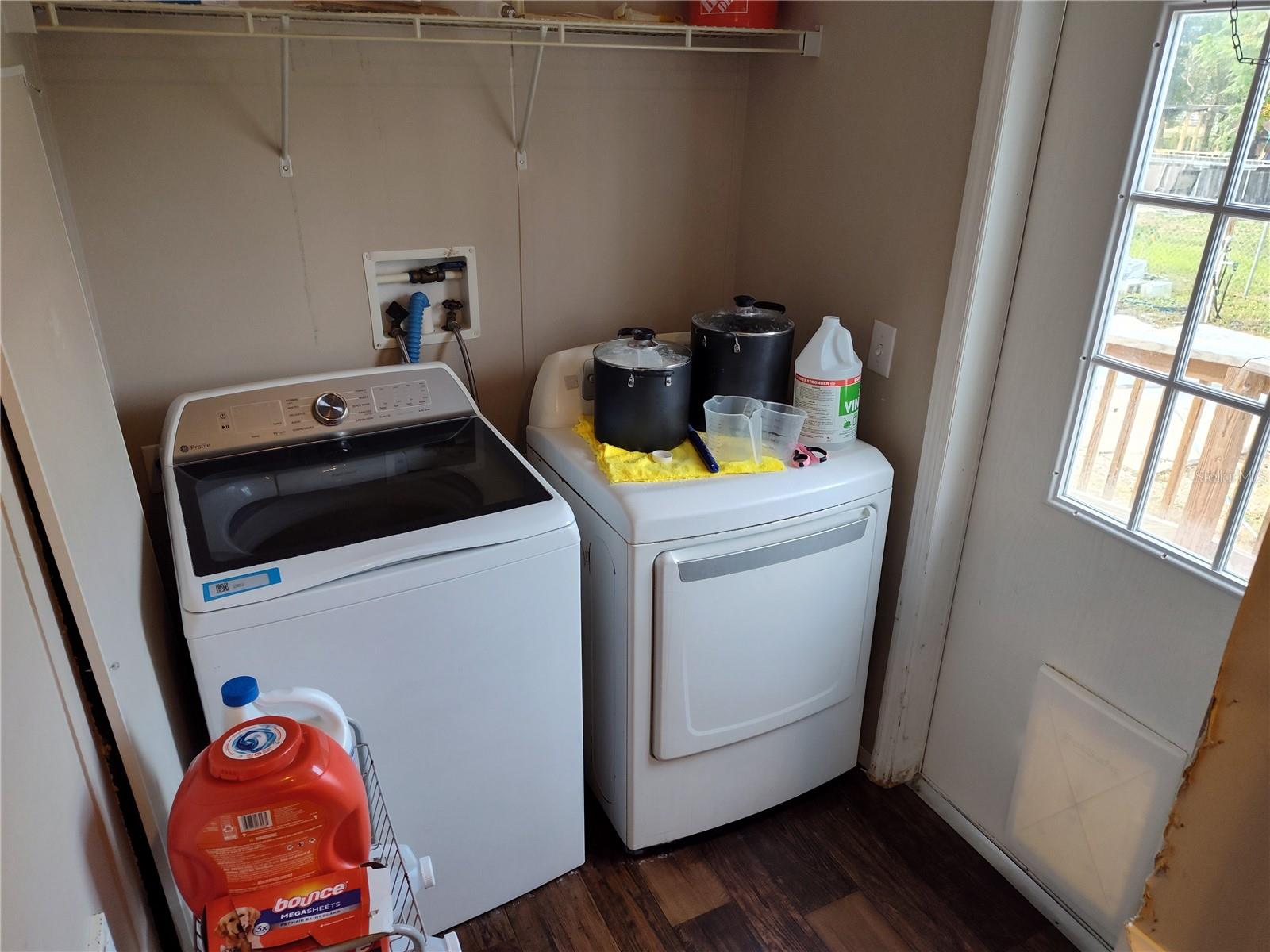 9811 Bud St Property Photo 23
