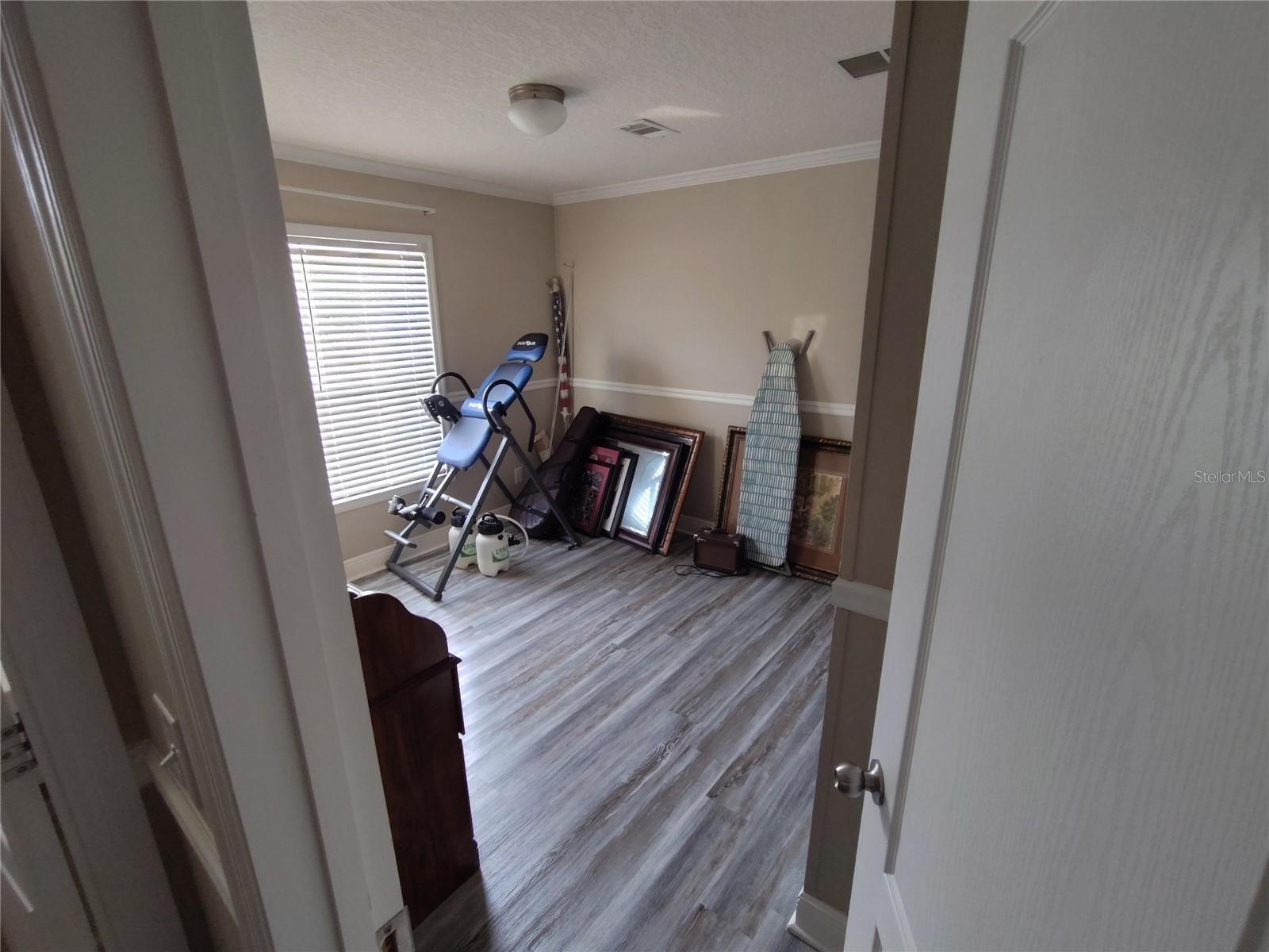 9811 Bud St Property Photo 29