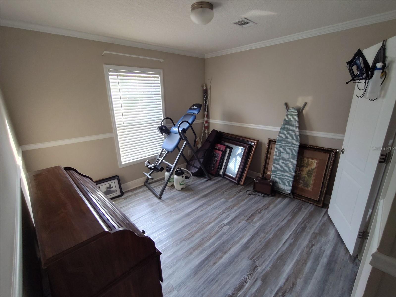 9811 Bud St Property Photo 30