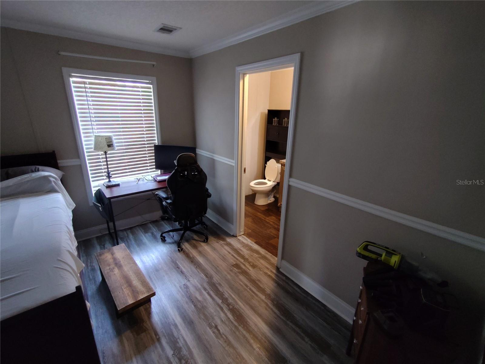 9811 Bud St Property Photo 35