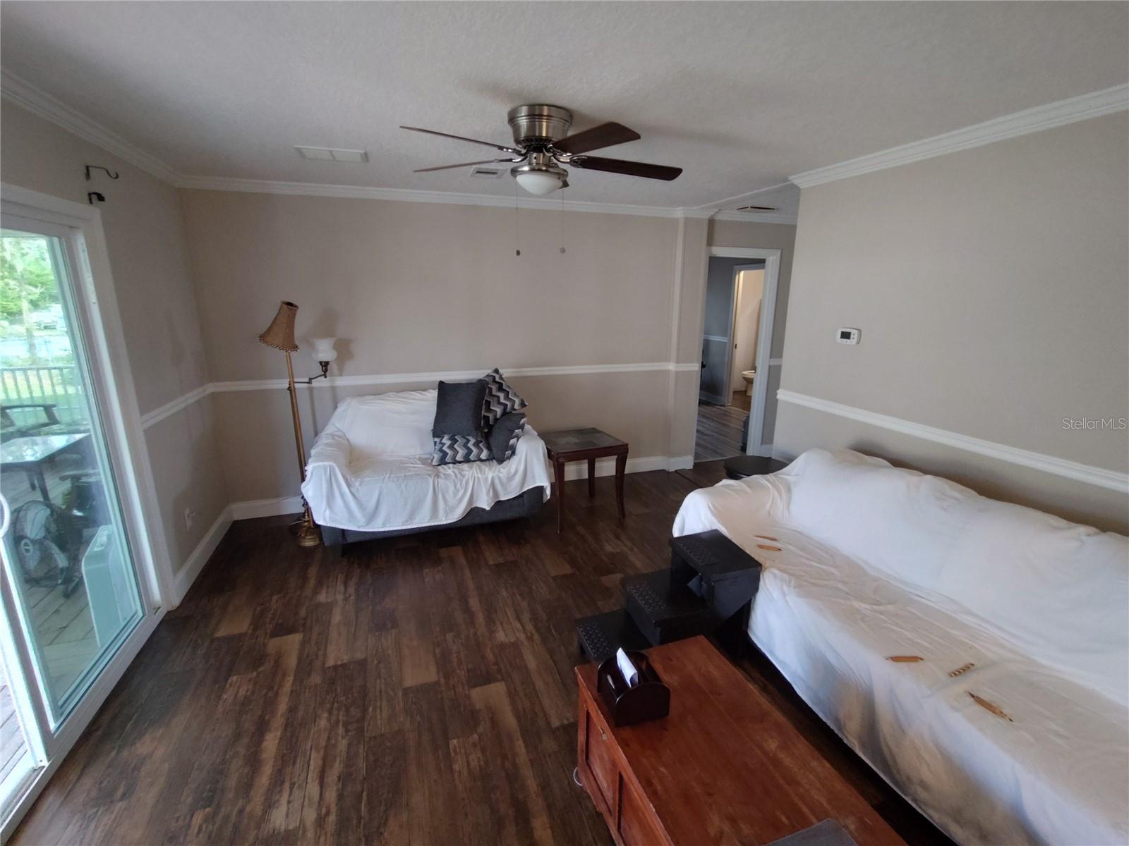 9811 Bud St Property Photo 38