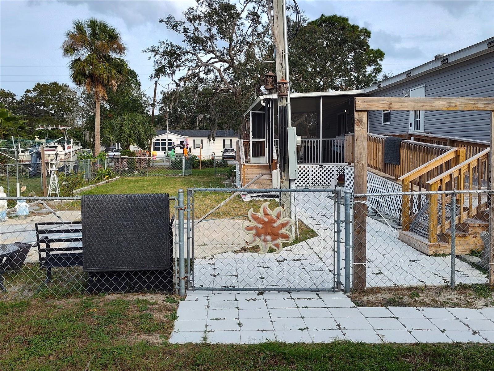 9811 Bud St Property Photo 44