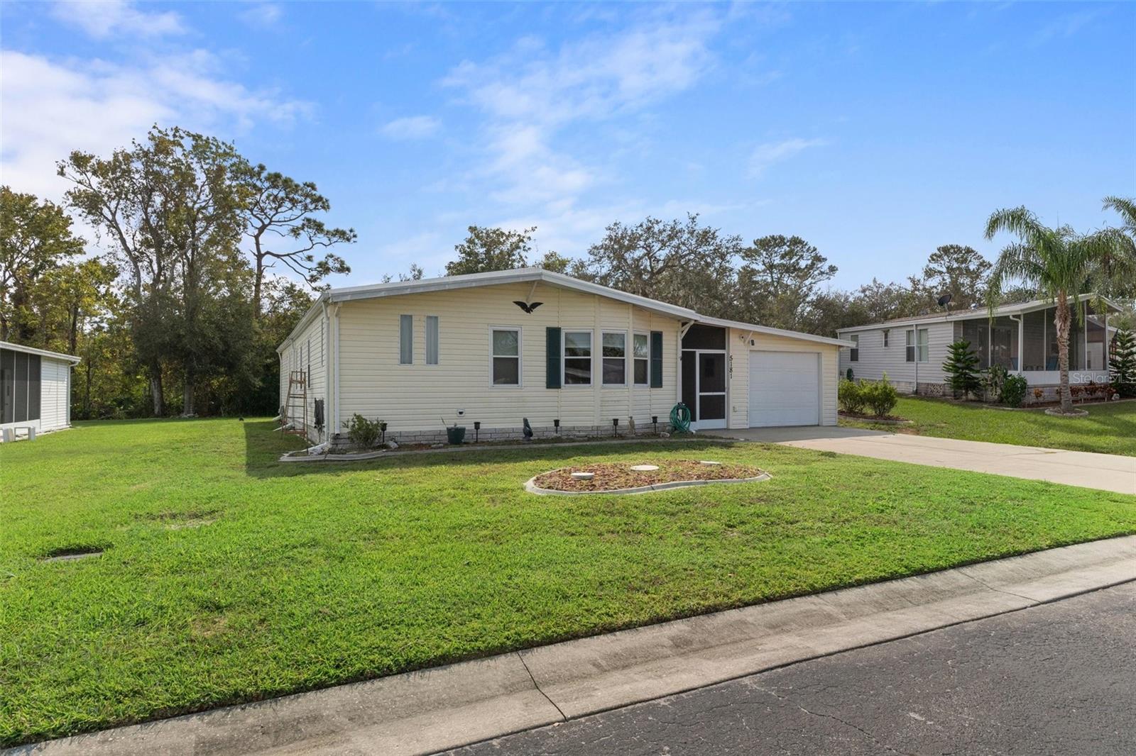 5181 Forest Glenn Dr Property Photo 1