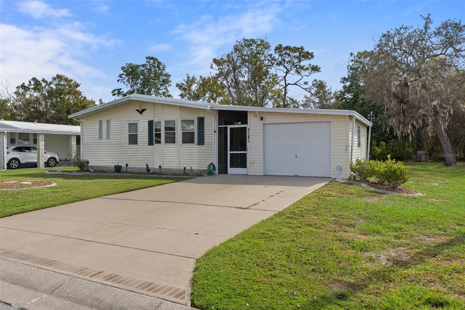 5181 Forest Glenn Dr Property Photo 2