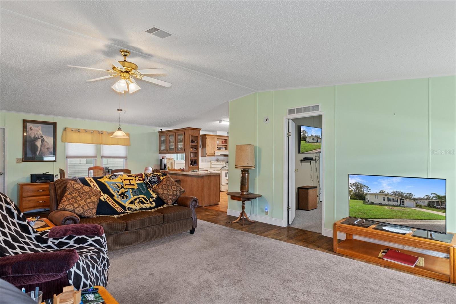 5181 Forest Glenn Dr Property Photo 5