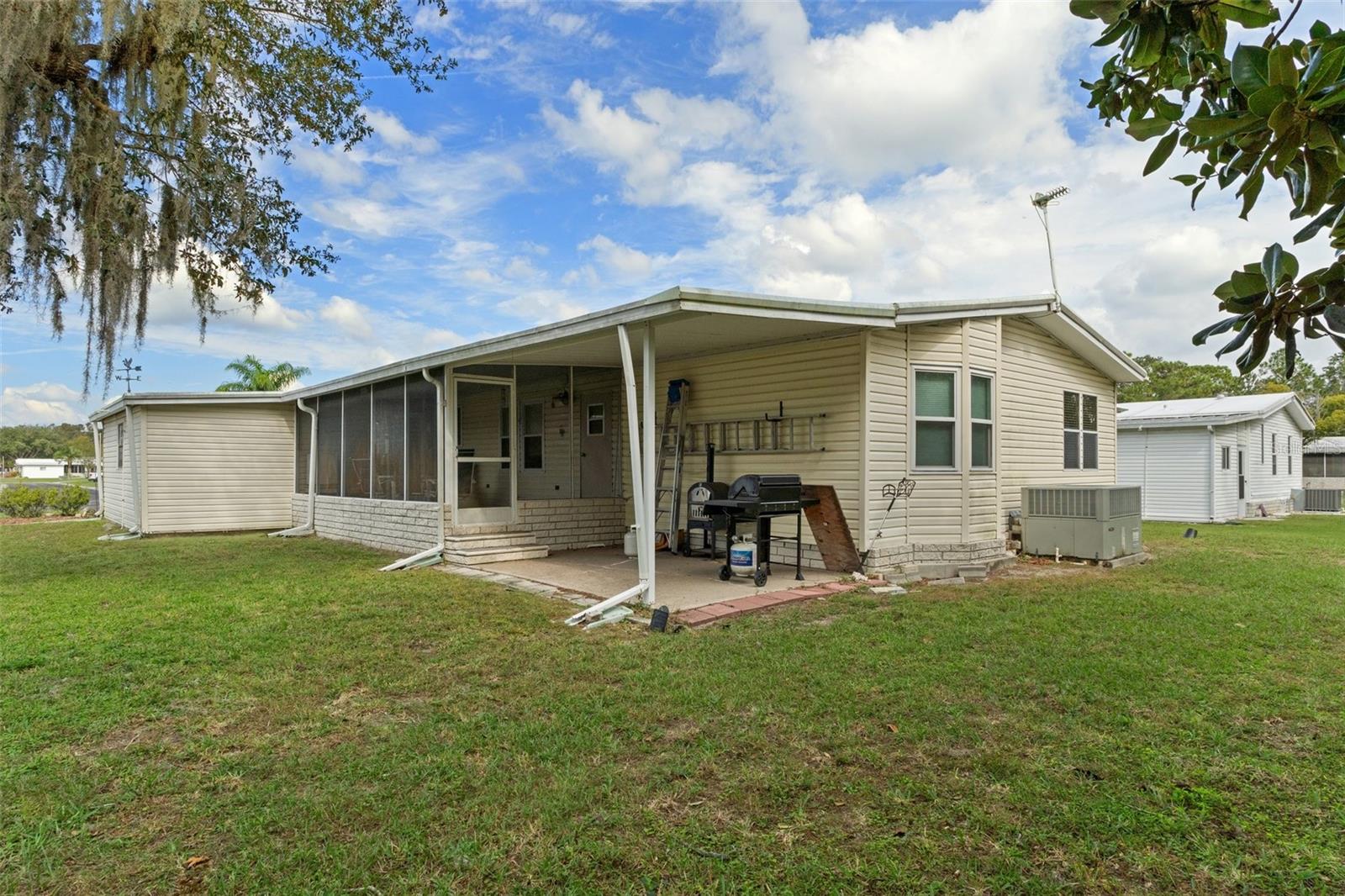 5181 Forest Glenn Dr Property Photo 32