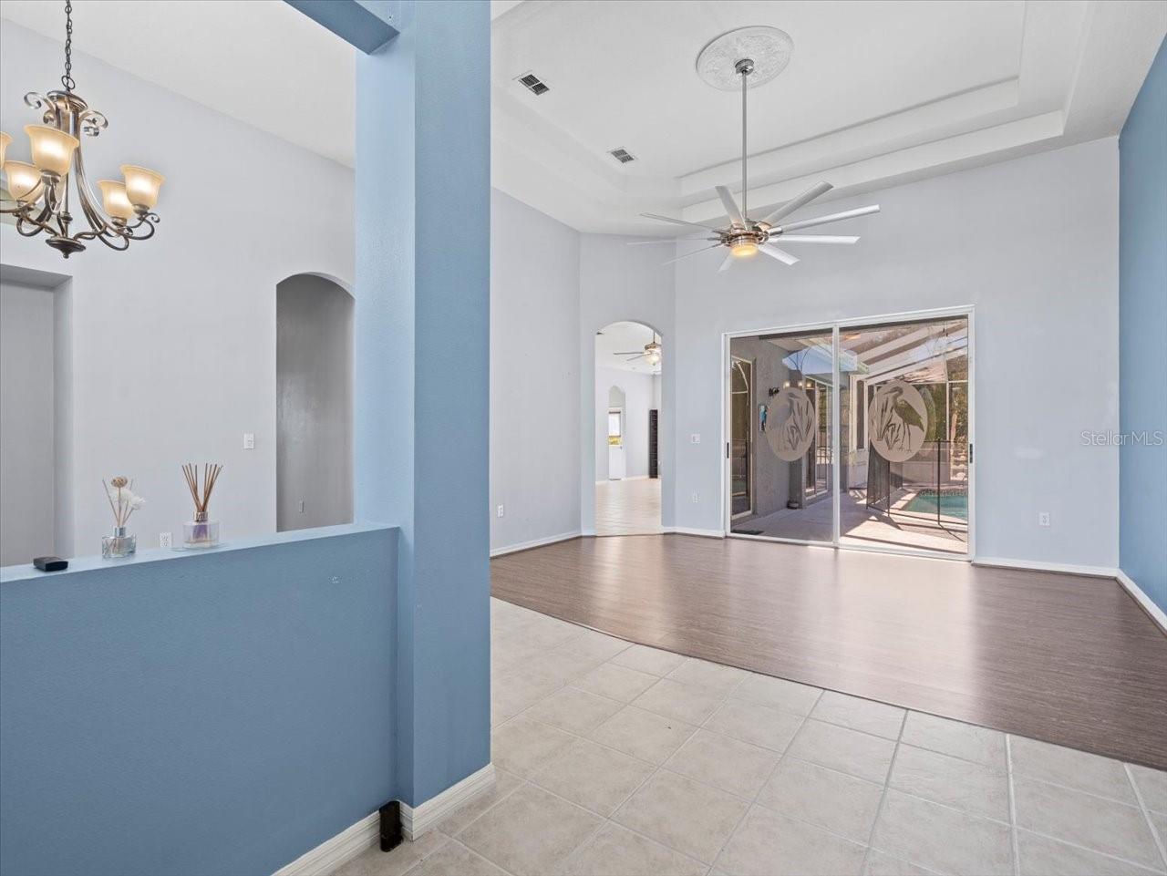 10307 Ridge Top Loop Property Photo 4