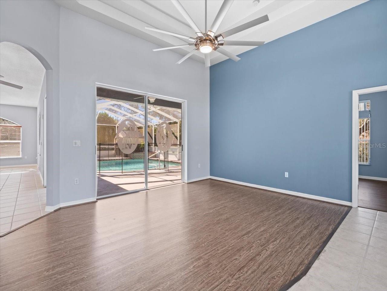 10307 Ridge Top Loop Property Photo 9