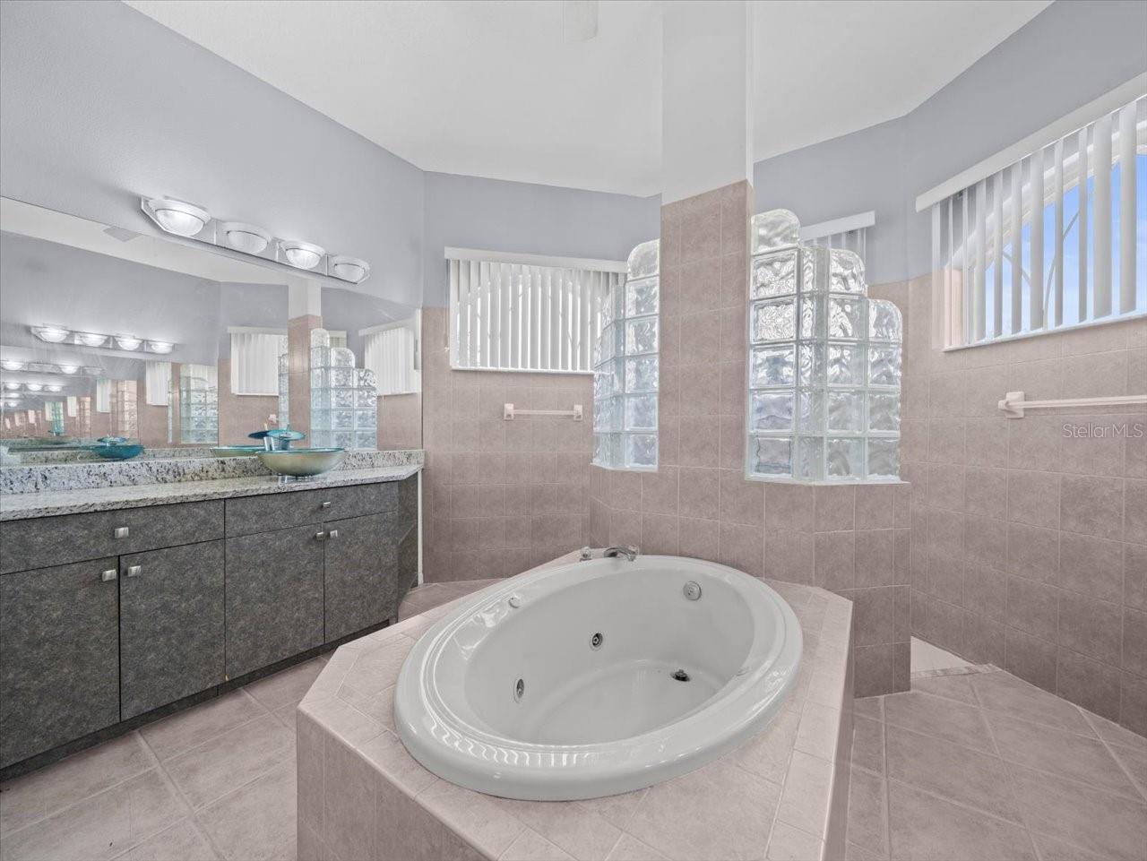 10307 Ridge Top Loop Property Photo 33
