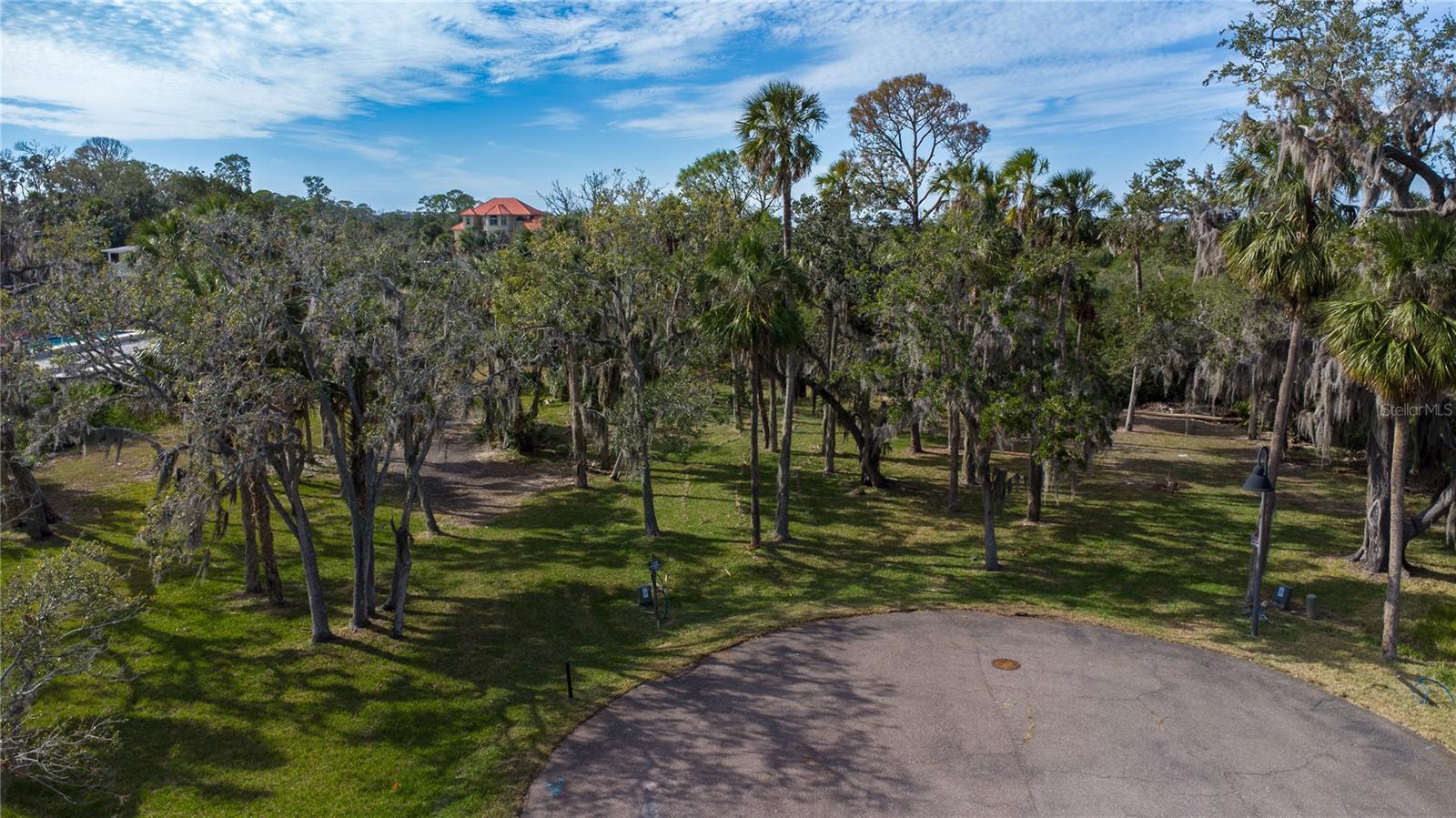 5352 Tropical Woods Ct Property Photo 3