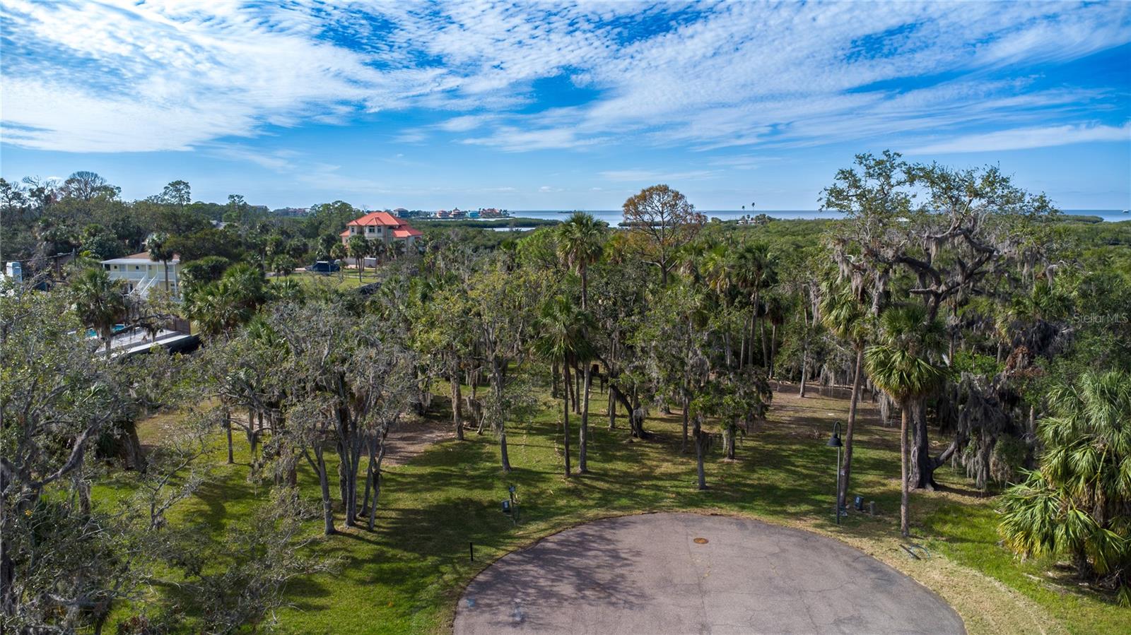 5352 Tropical Woods Ct Property Photo 4