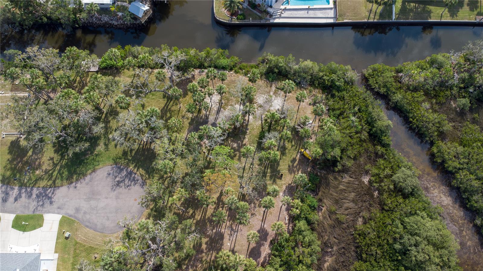 5352 Tropical Woods Ct Property Photo 9