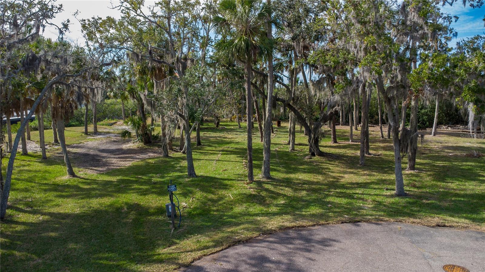 5352 Tropical Woods Ct Property Photo 13