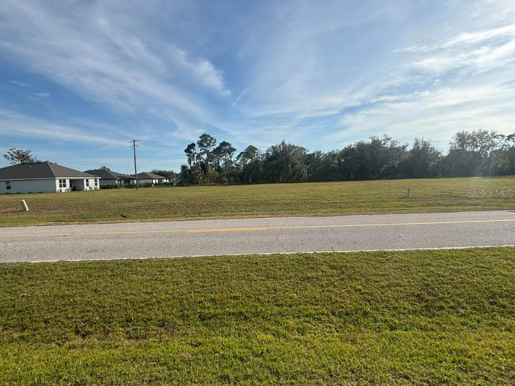 25261 Doredo Dr Property Photo 2