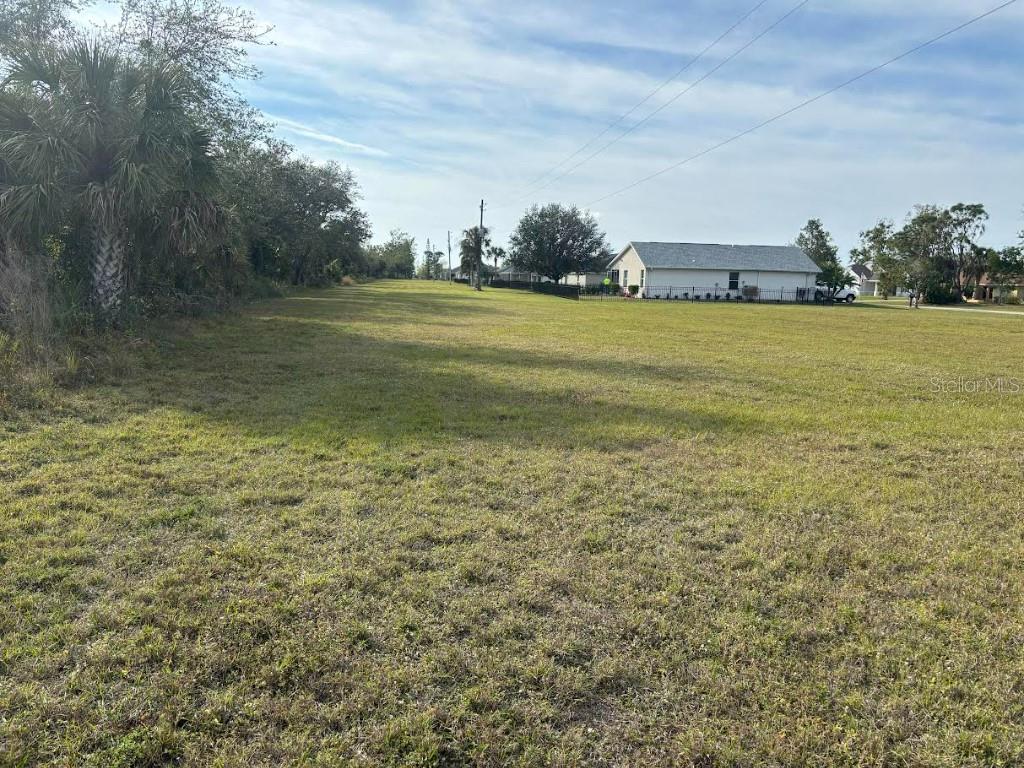 25261 Doredo Dr Property Photo 3