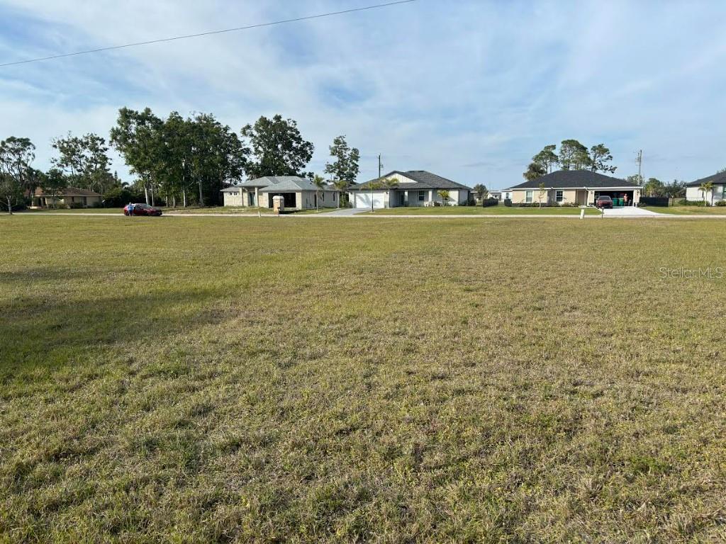 25261 Doredo Dr Property Photo 4