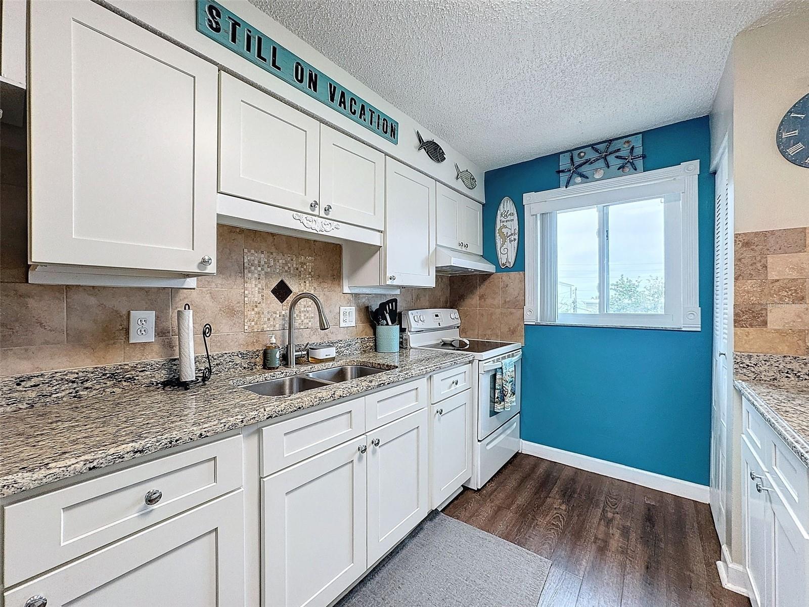 7710 Bayshore Dr #4 Property Photo 23