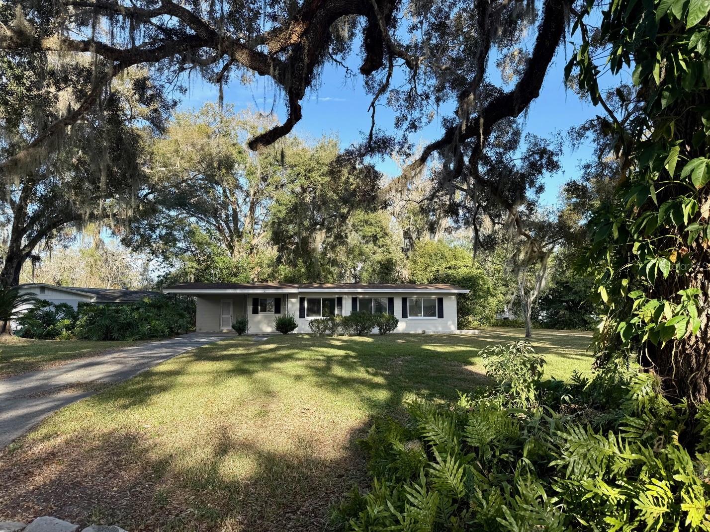 301 Longwood Dr Property Photo