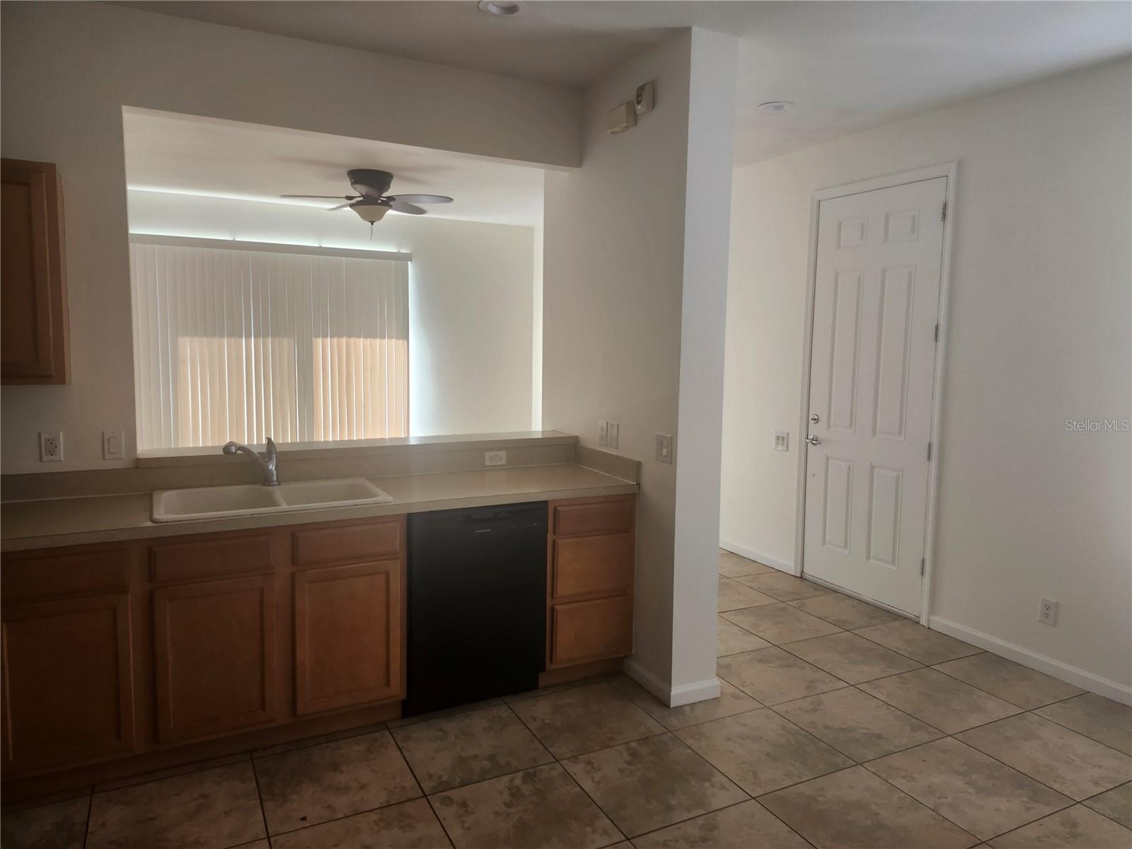 14656 Wake Robin Dr Property Photo 6