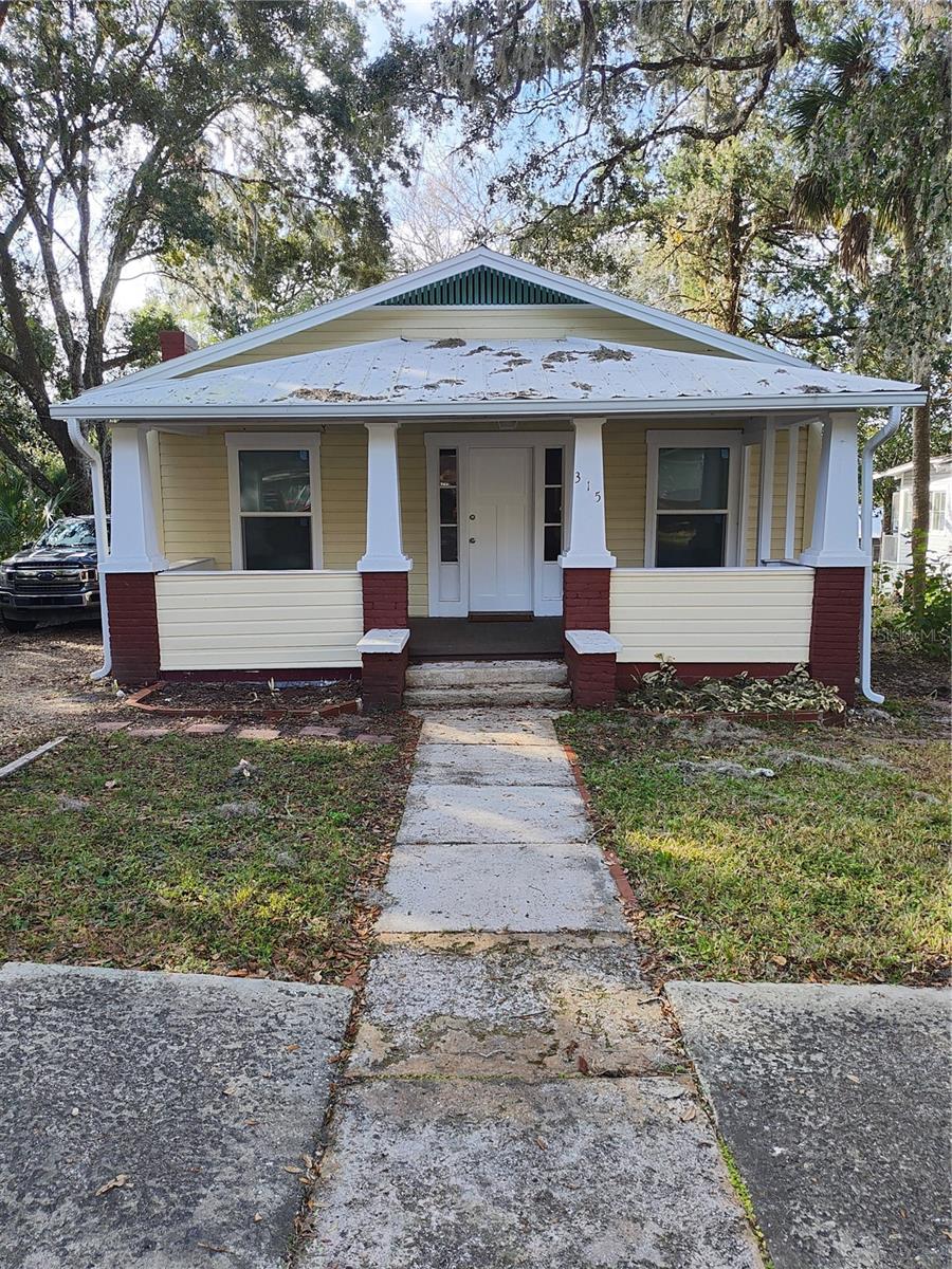 315 Highland St Property Photo