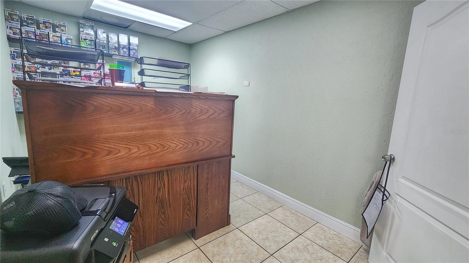 6802 Commerce Ave Property Photo 10