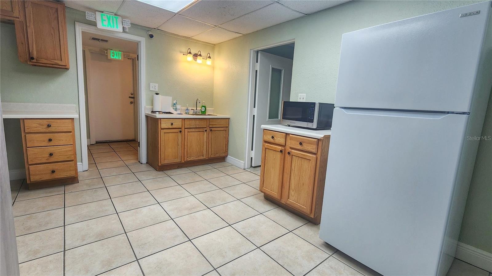 6802 Commerce Ave Property Photo 14