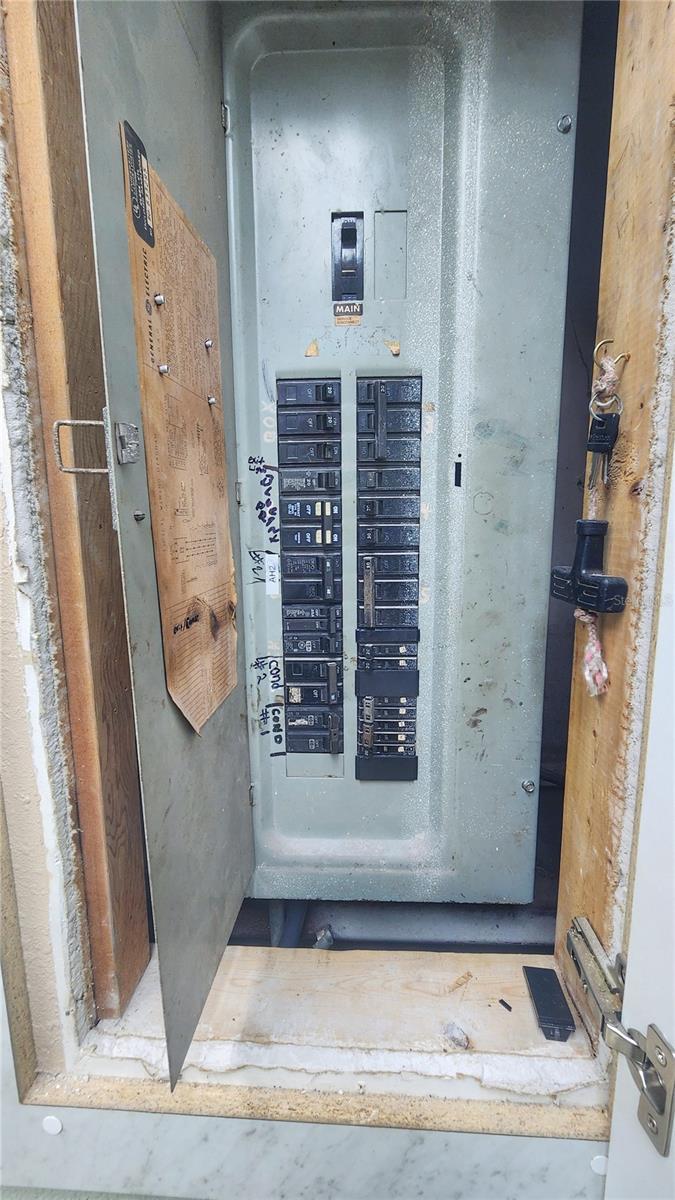 6802 Commerce Ave Property Photo 22