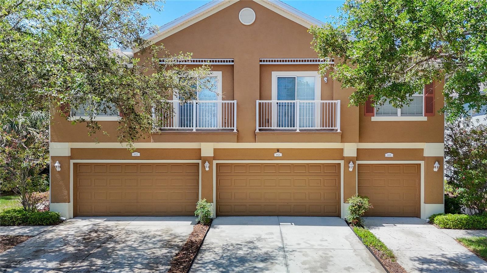 6821 Breezy Palm Dr Property Photo