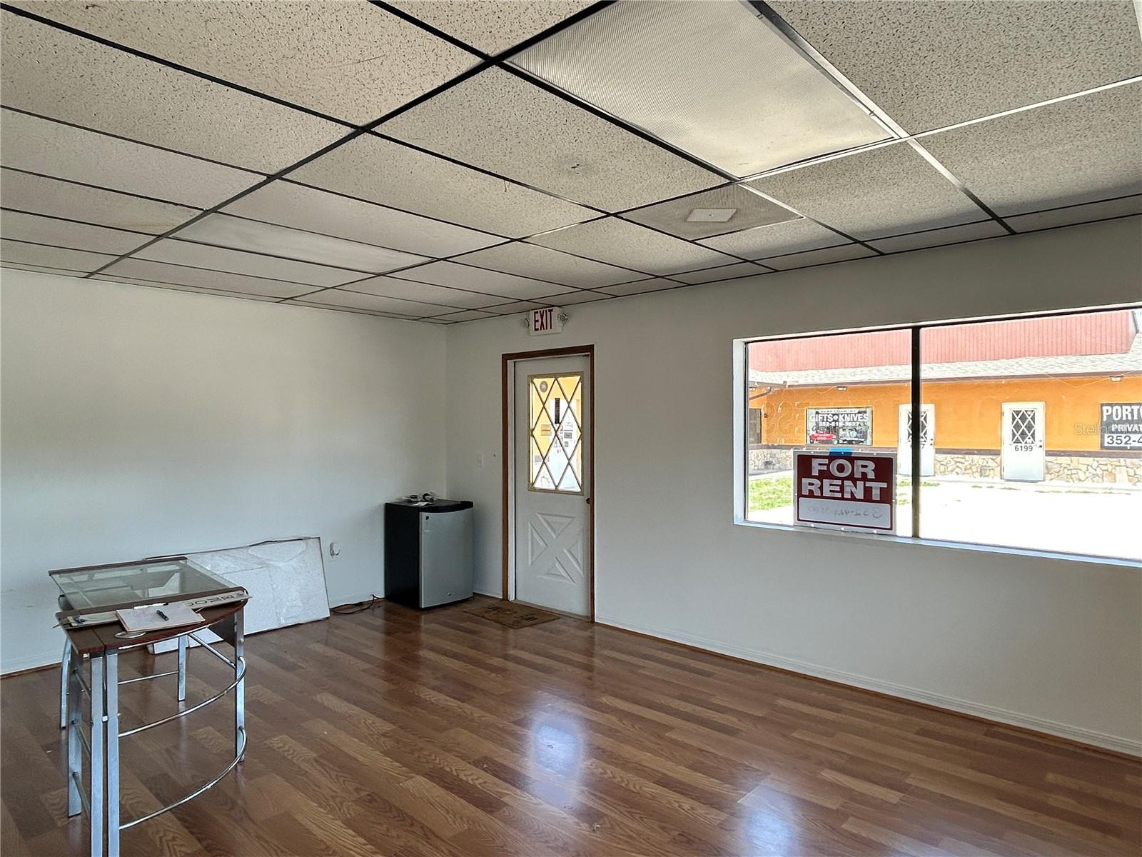 6185 Deltona Blvd Property Photo 2