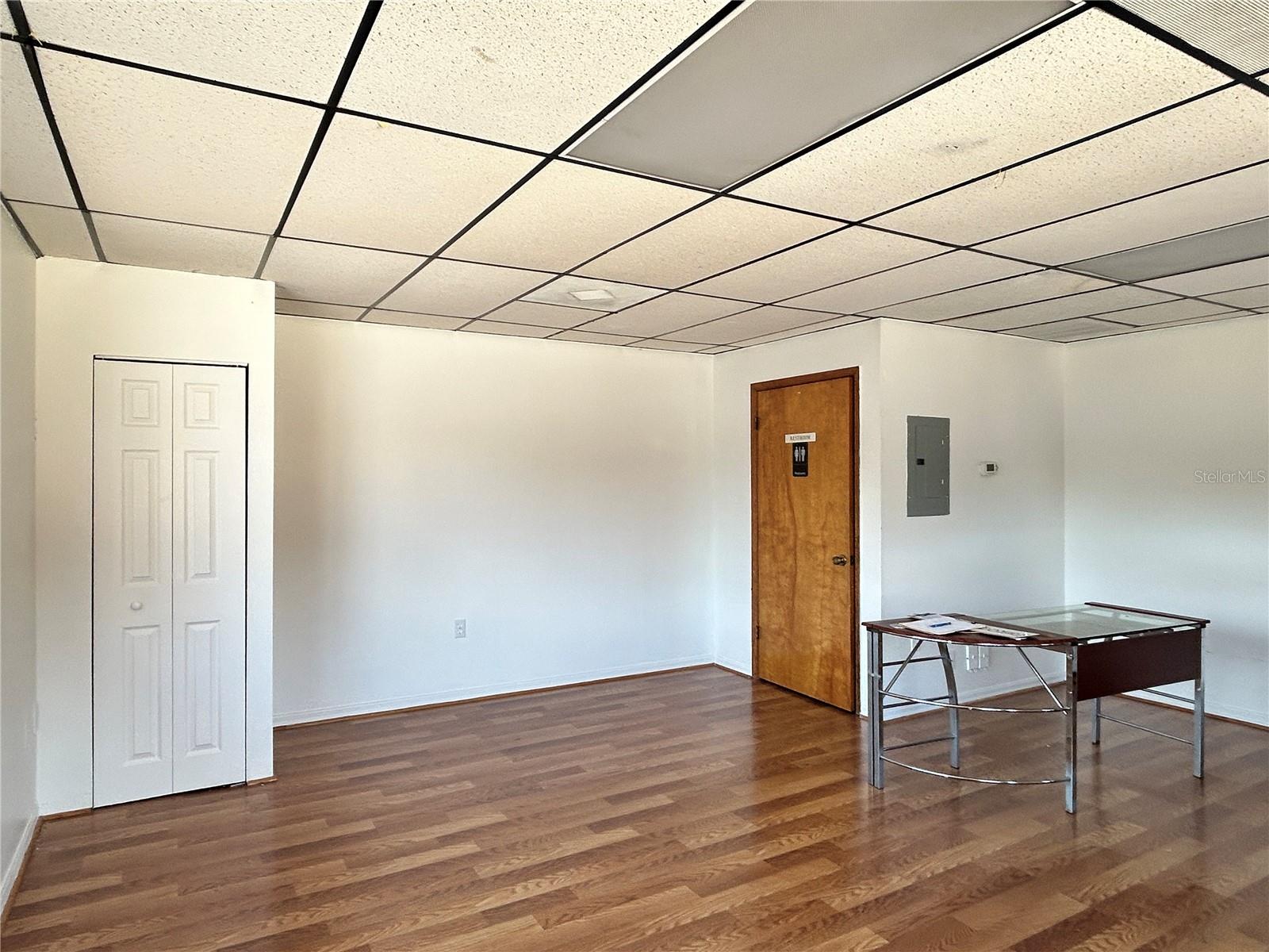 6185 Deltona Blvd Property Photo 3