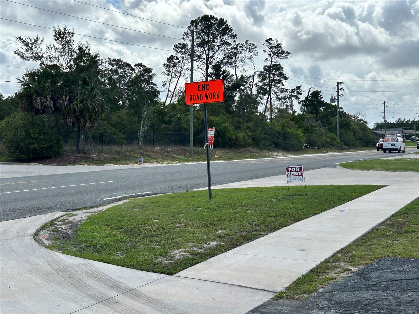 6185 Deltona Blvd Property Photo 8