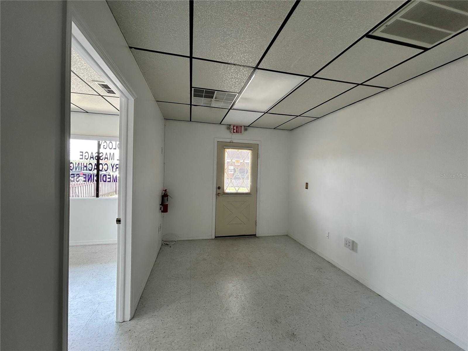 6215 Deltona Blvd Property Photo 3