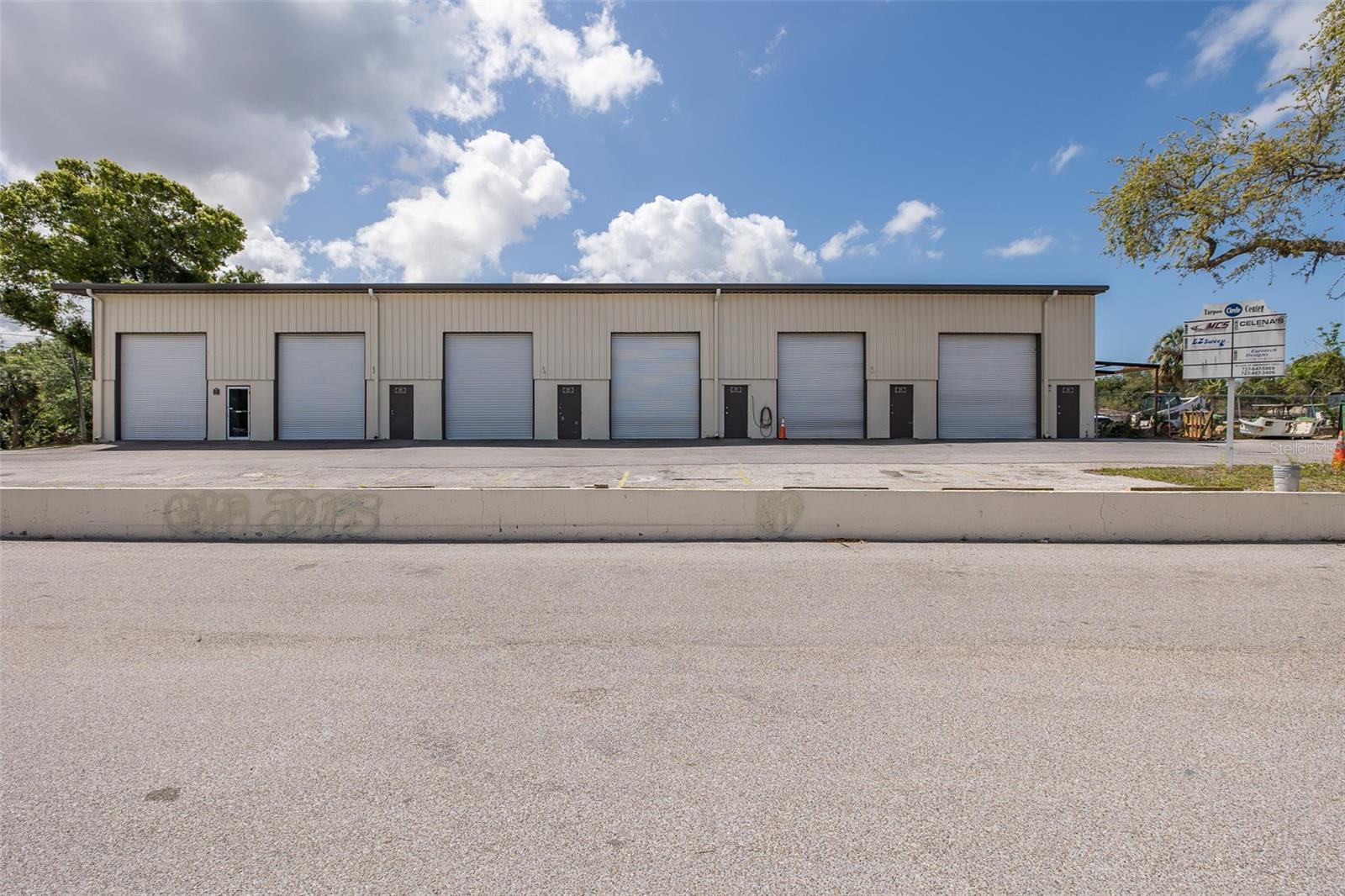 201 Tarpon Industrial Dr #3 Property Photo 1