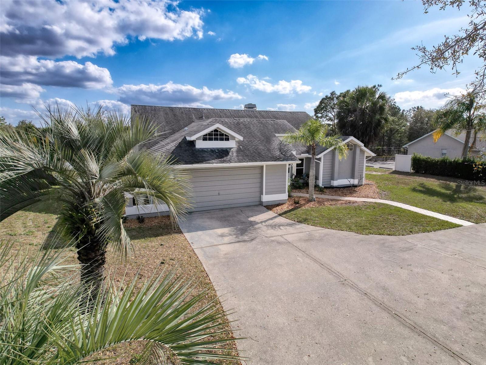 8032 Spring Hill Dr Property Photo 4