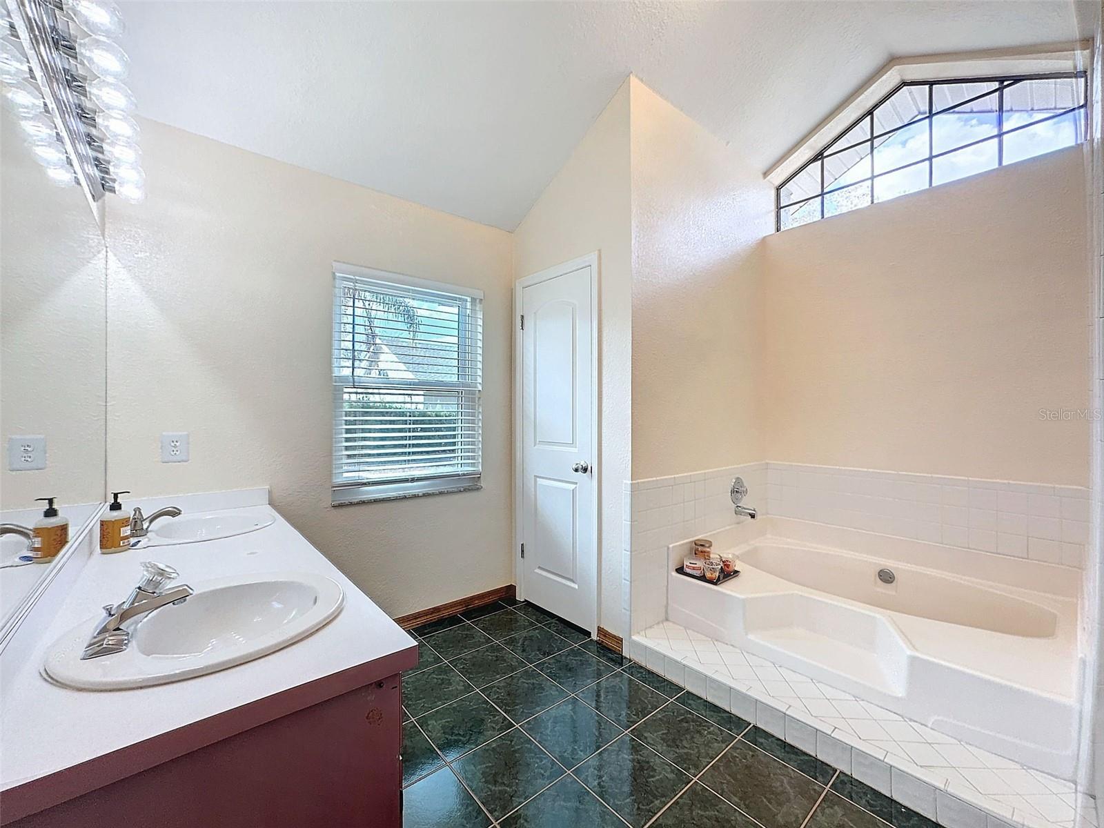 8032 Spring Hill Dr Property Photo 26