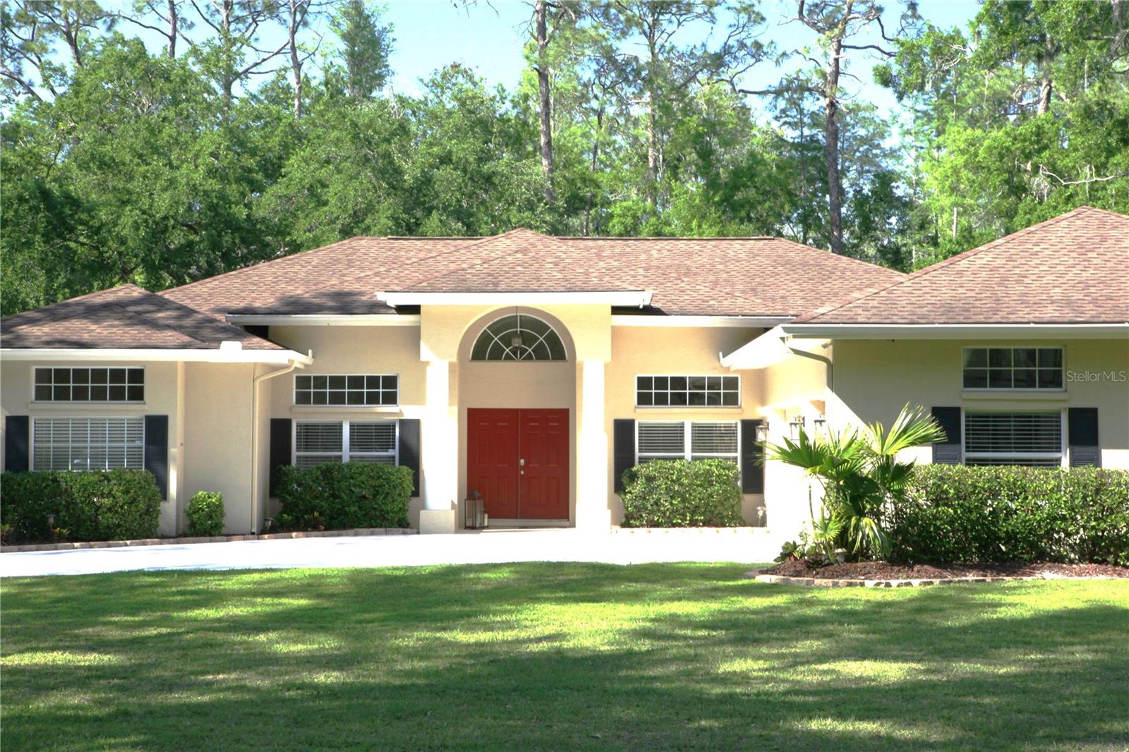 27641 Lincoln Pl Property Photo