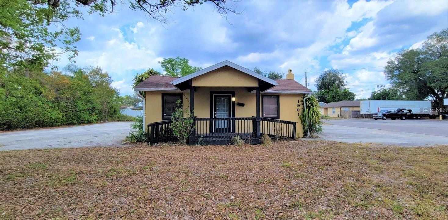 1901 W Sligh Ave Property Photo 1