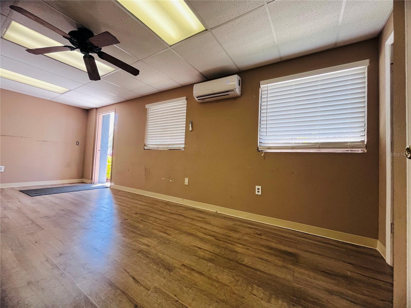 6935 Ridge Rd Property Photo 9