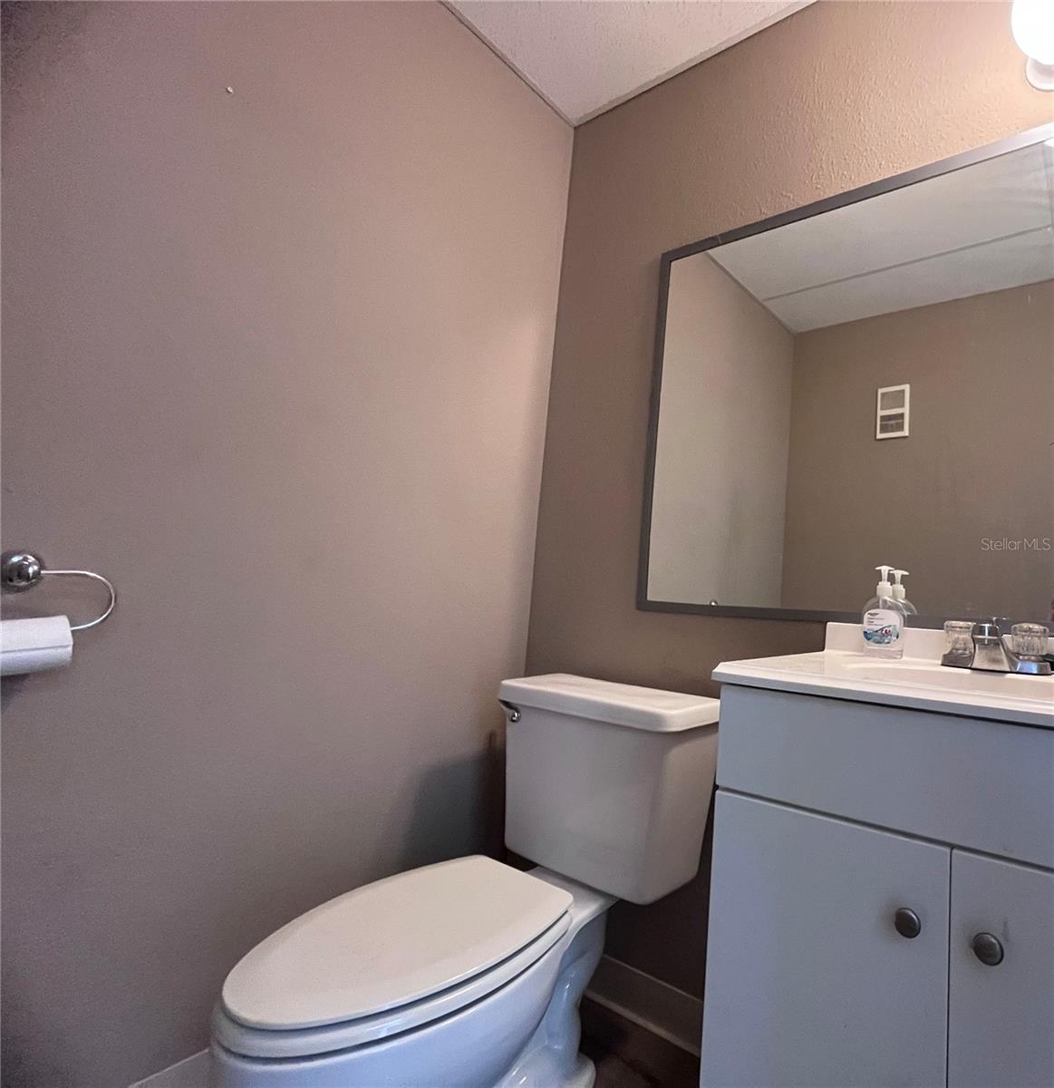 6935 Ridge Rd Property Photo 14