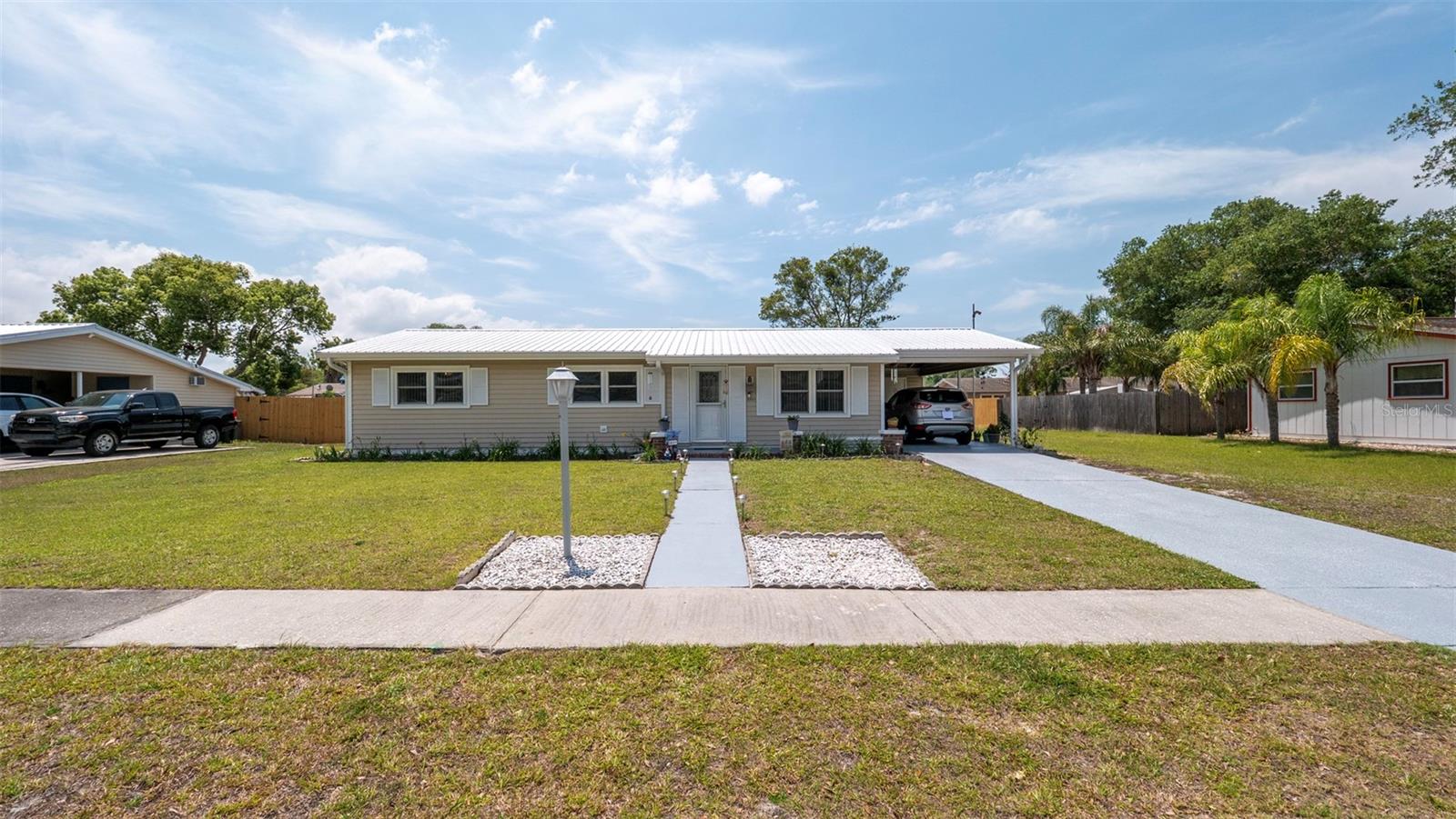 5031 Essex Ln Property Photo 1