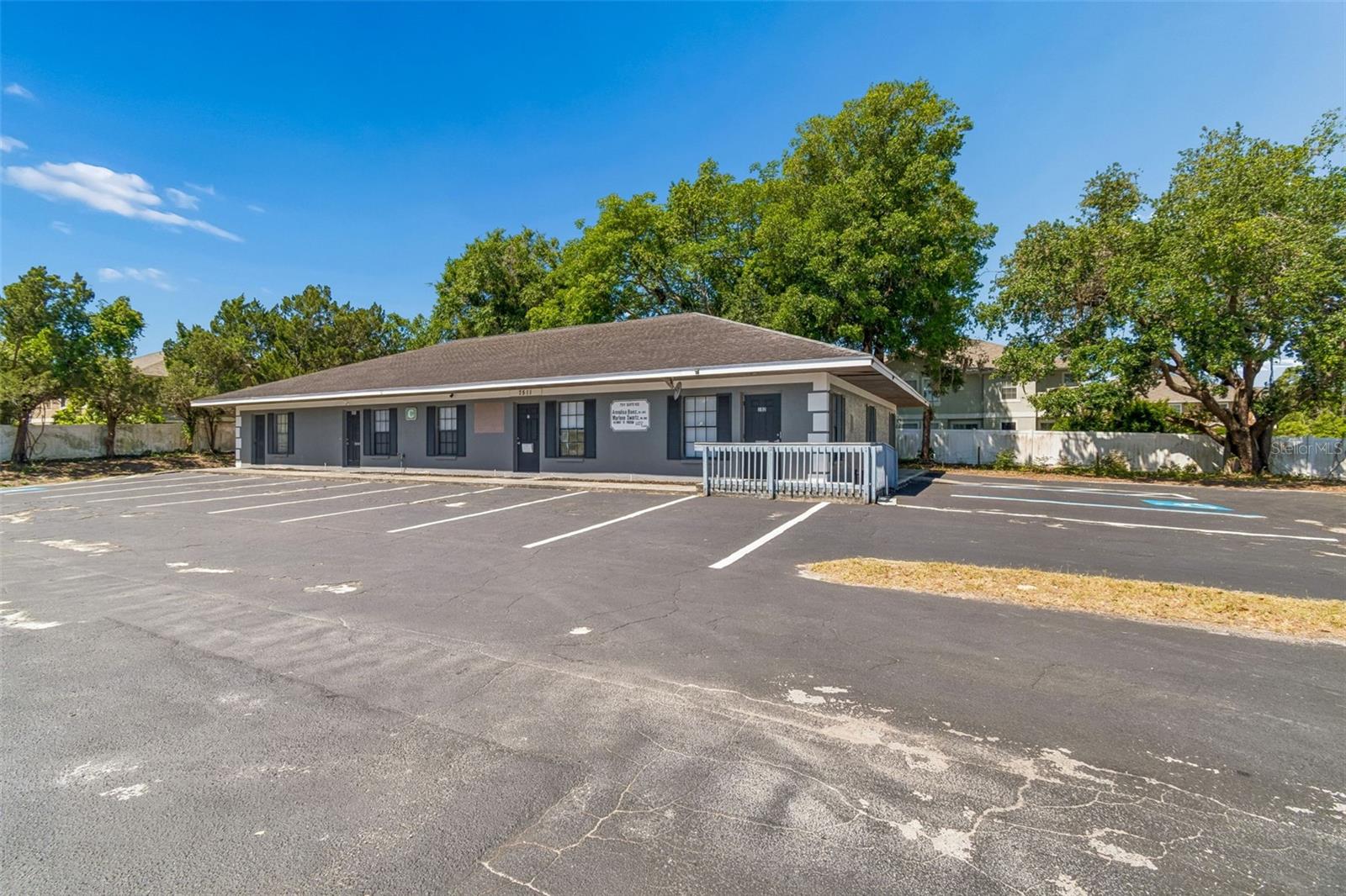 7511 Little Rd Property Photo 1