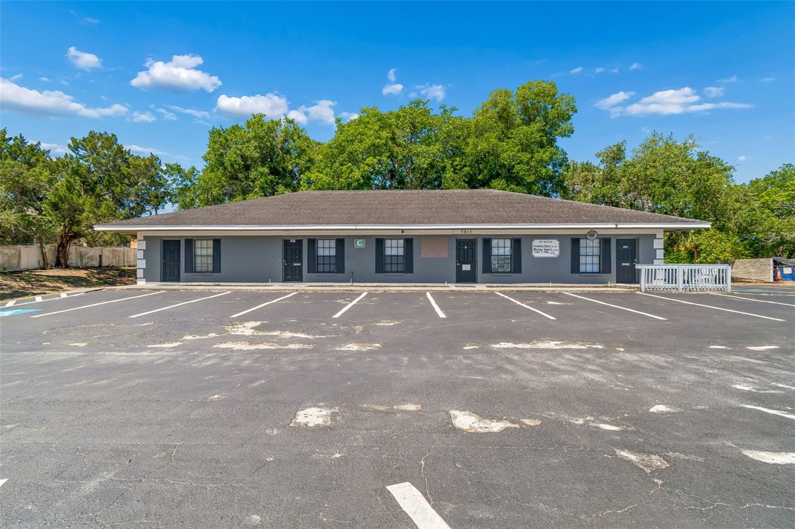 7511 Little Rd Property Photo 4