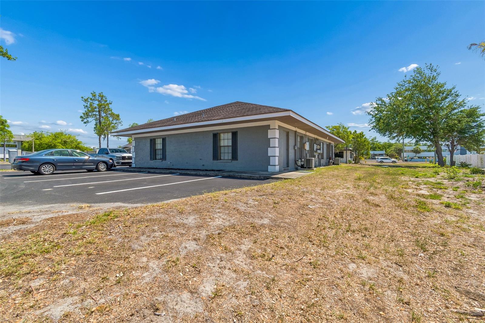 7511 Little Rd Property Photo 7