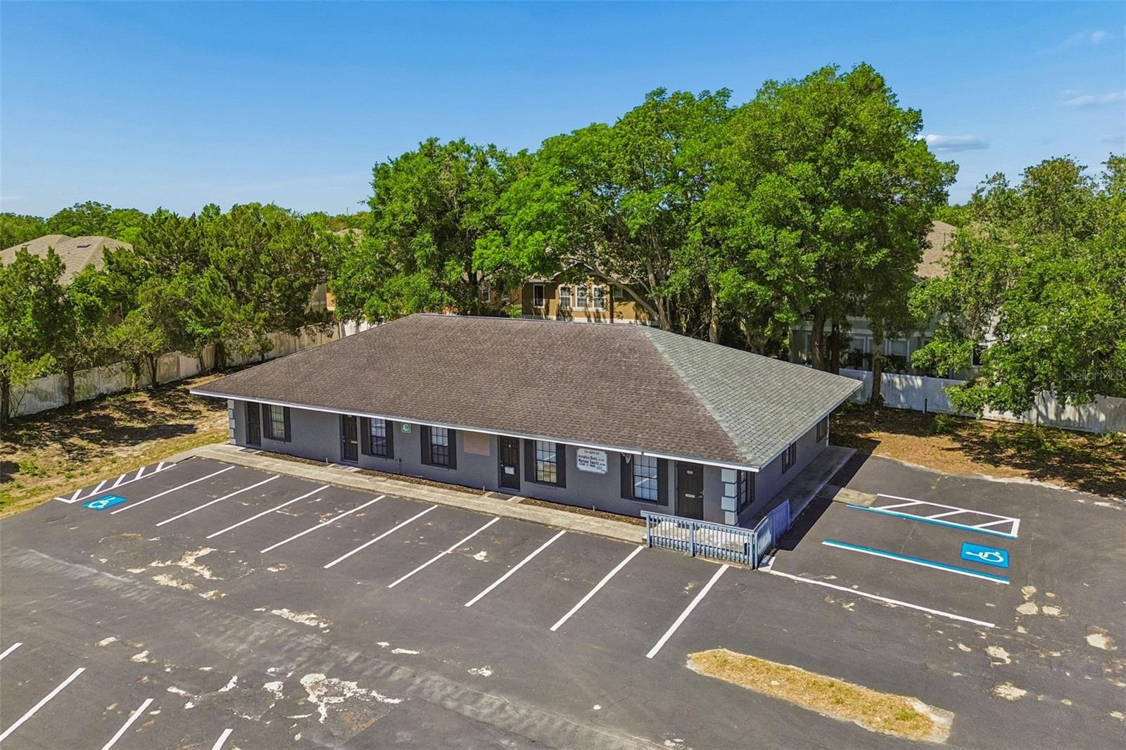 7511 Little Rd Property Photo 8