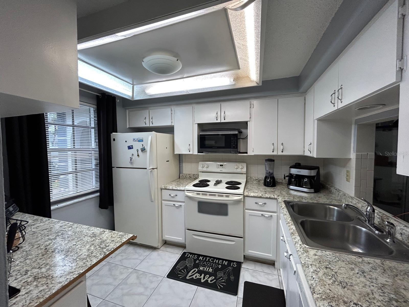 W7875117 Property Photo 6