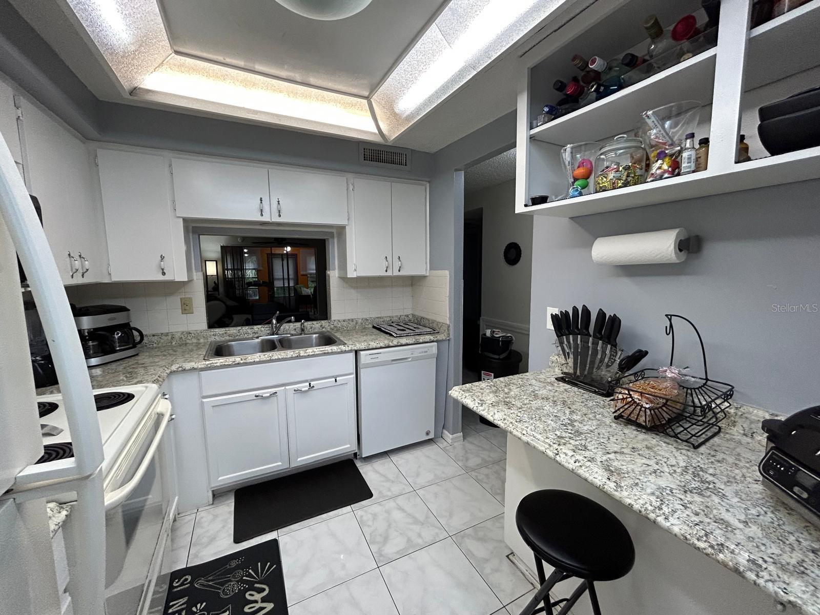 W7875117 Property Photo 8