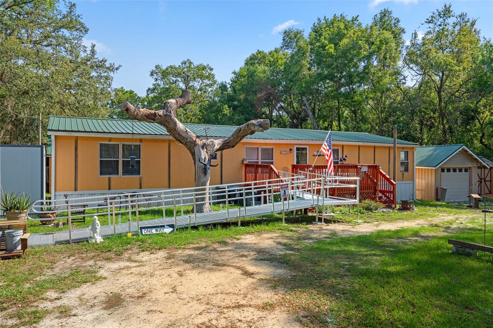 4388 Cr 692 Property Photo 1