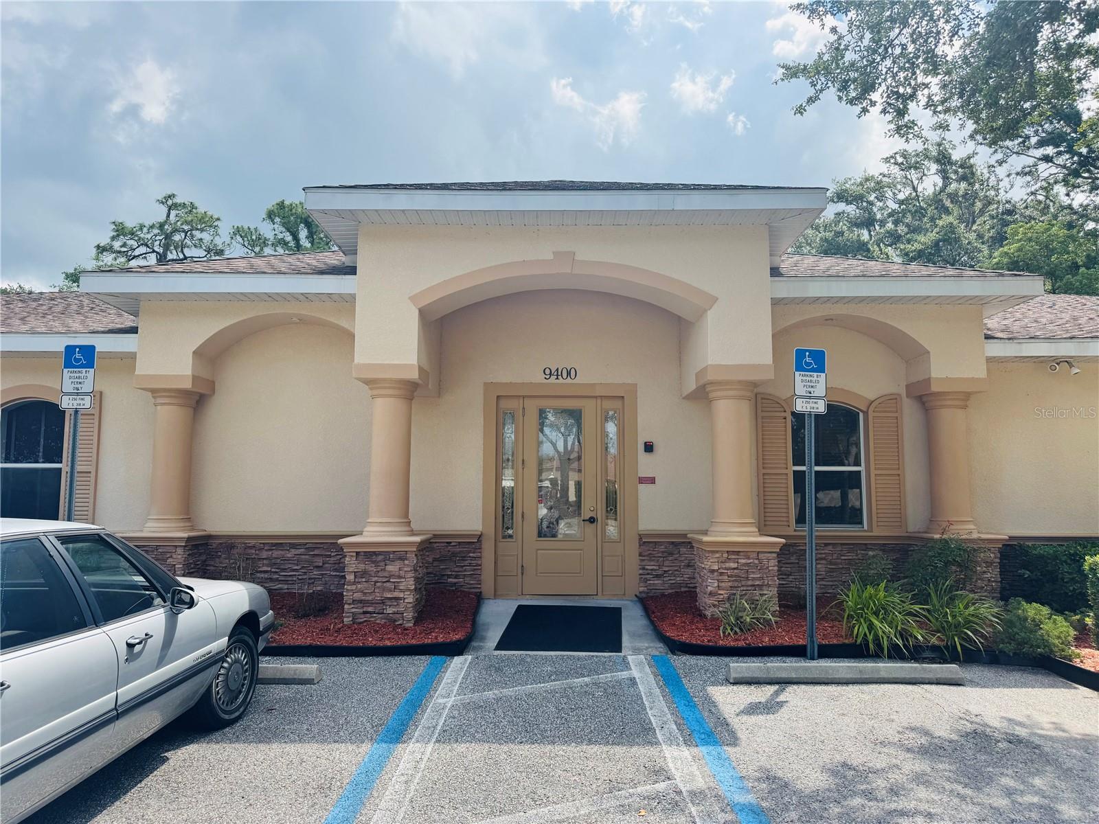 9400 River Crossing Blvd #102 Property Photo 1