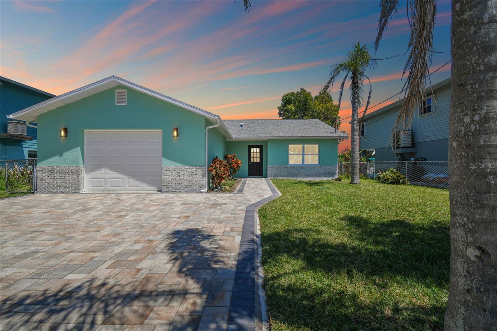 4482 Kingston Dr Property Photo
