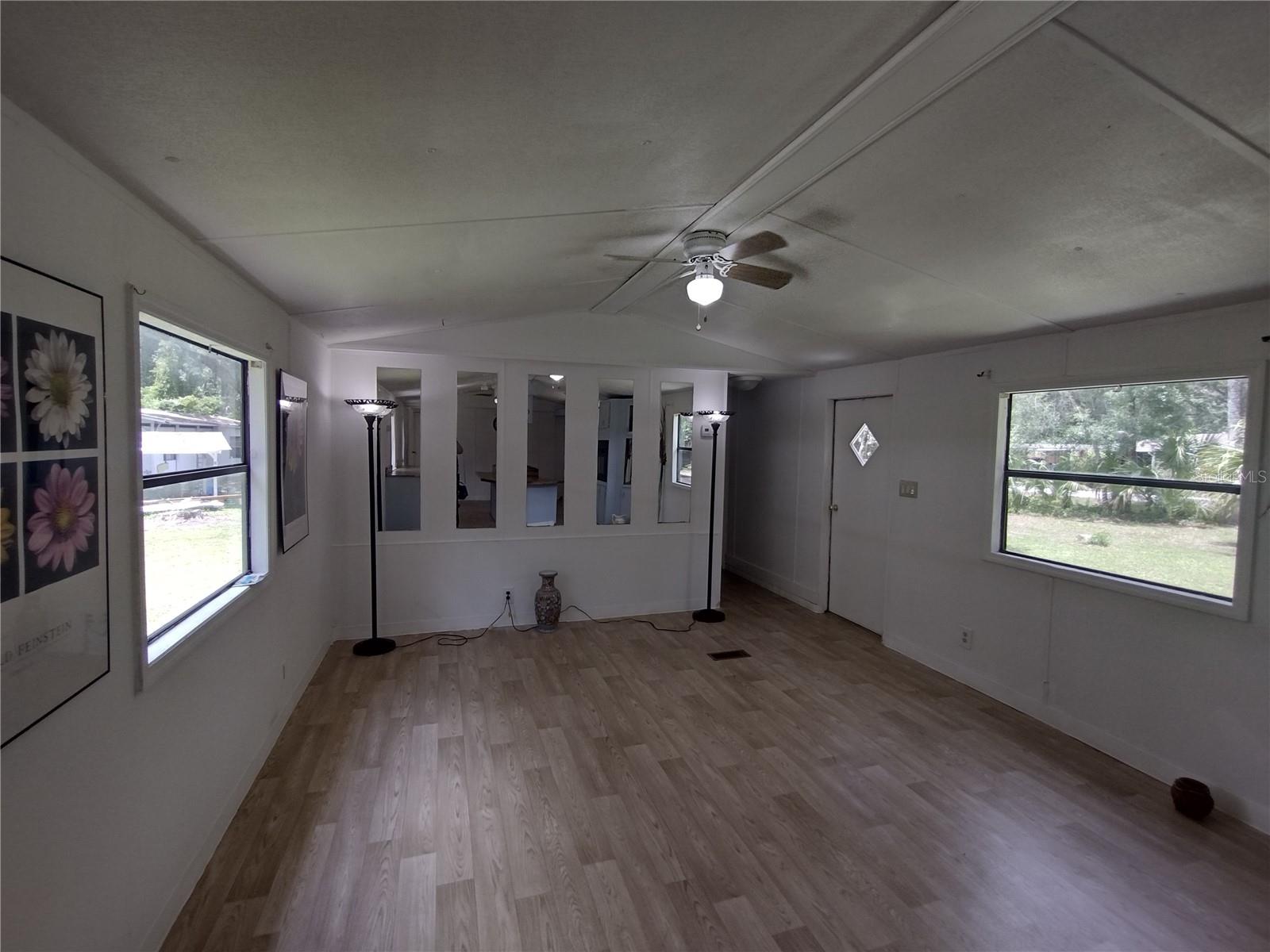 172 Estates Ave Property Photo 6